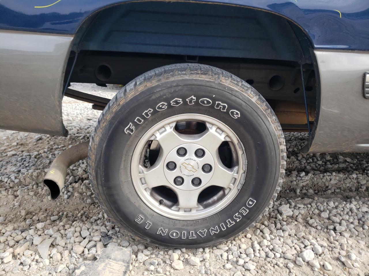 Photo 9 from auction – 2000 CHEVROLET SILVERADO with VIN 2GCEK19T2Y1167978