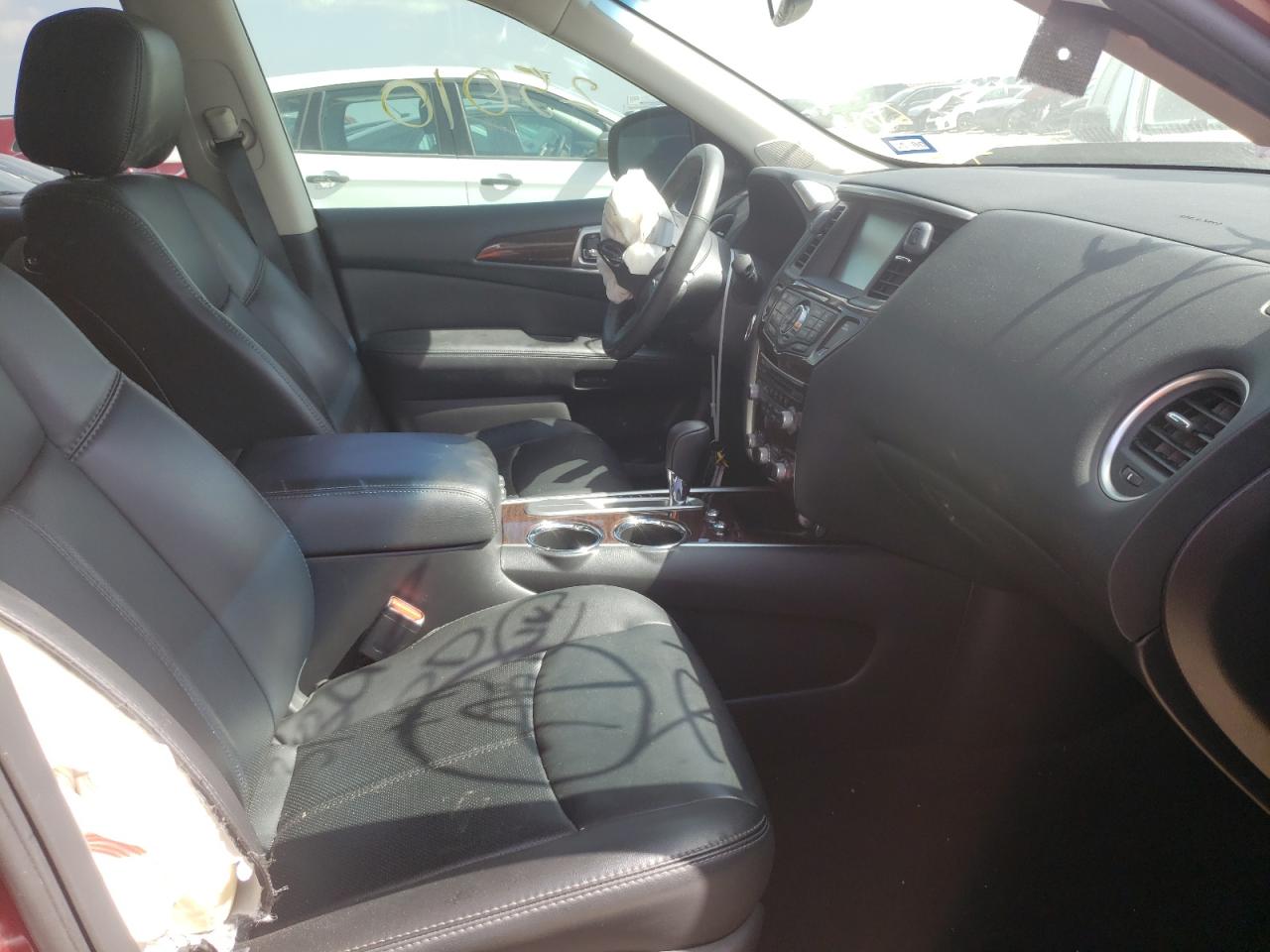 Photo 5 from auction – 2016 NISSAN PATHFINDER with VIN 5N1AR2MN1GC626673