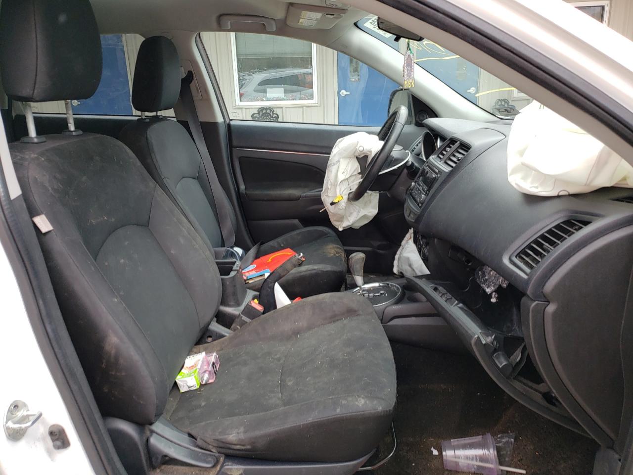 Photo 5 from auction – 2015 MITSUBISHI OUTLANDER with VIN 4A4AR3AUXFE013551