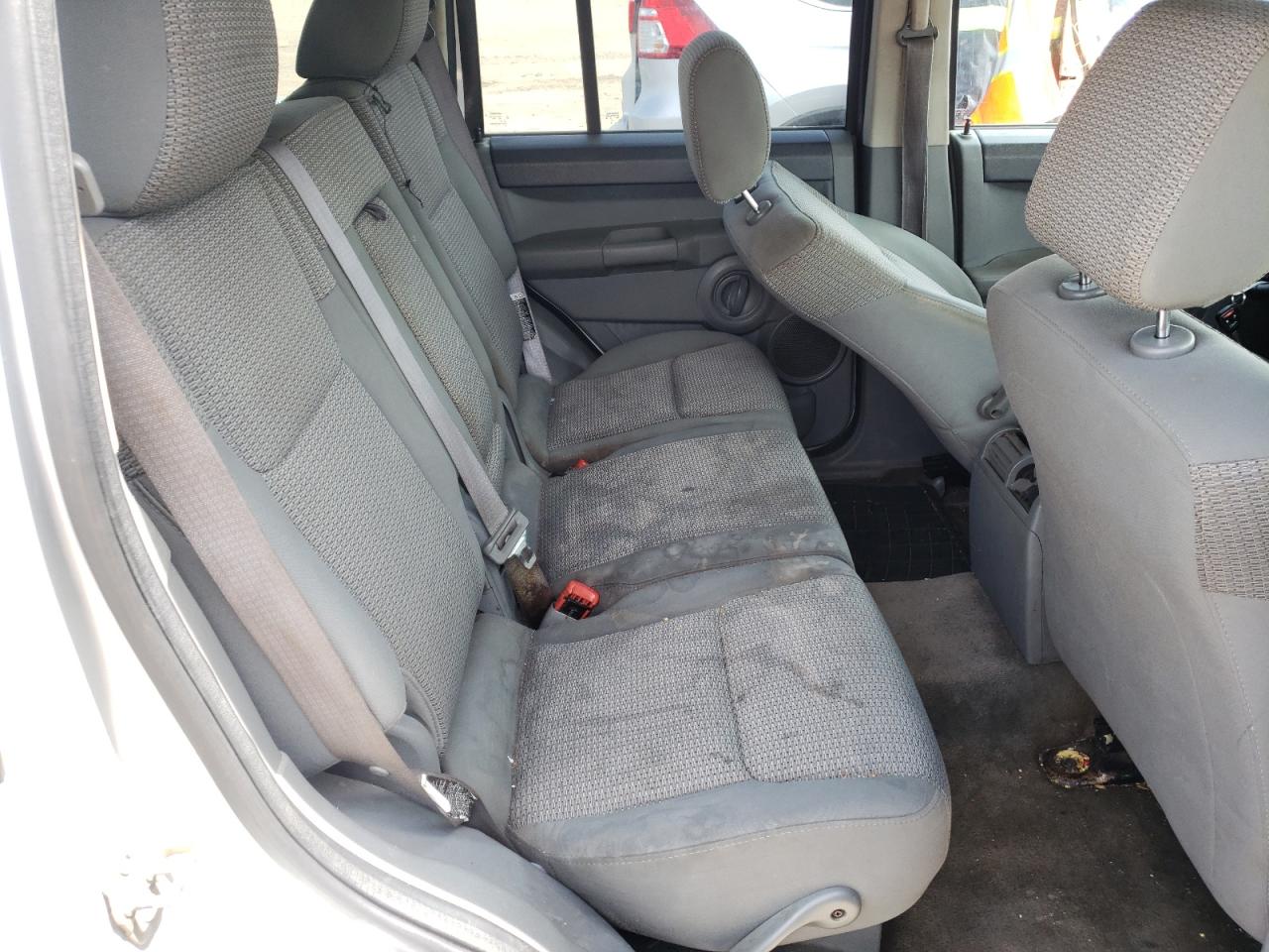 Photo 6 from auction – 2006 JEEP COMMANDER with VIN 1J8HG48K26C362861
