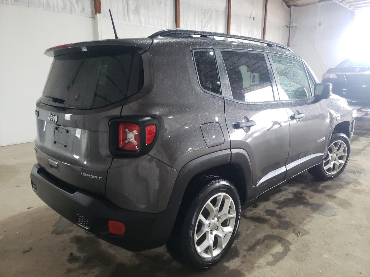 Photo 4 from auction – 2018 JEEP RENEGADE S with VIN ZACCJBAB2JPJ17173