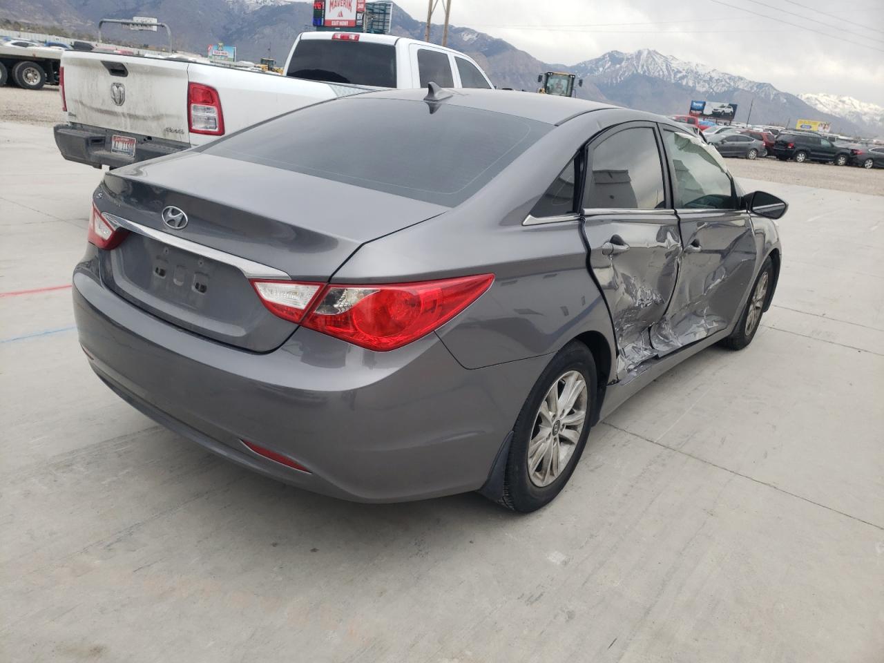 Photo 4 from auction – 2011 HYUNDAI SONATA GLS with VIN 5NPEB4ACXBH206383