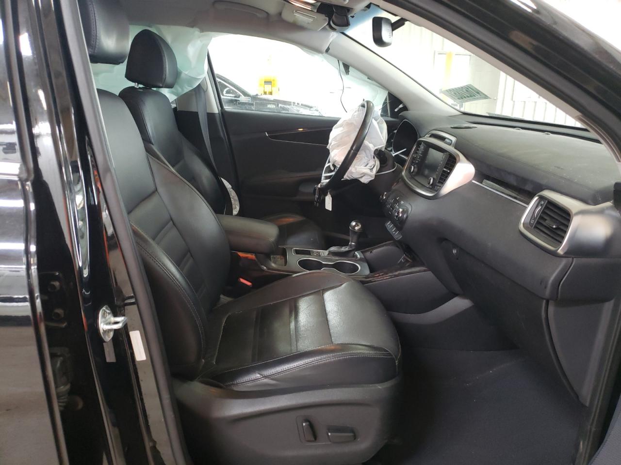 Photo 5 from auction – 2018 KIA SORENTO EX with VIN 5XYPHDA57JG385917