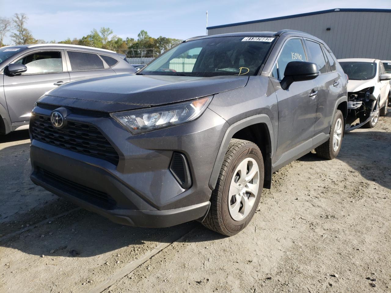 Photo 2 from auction – 2019 TOYOTA RAV4 LE with VIN 2T3F1RFV3KW005688