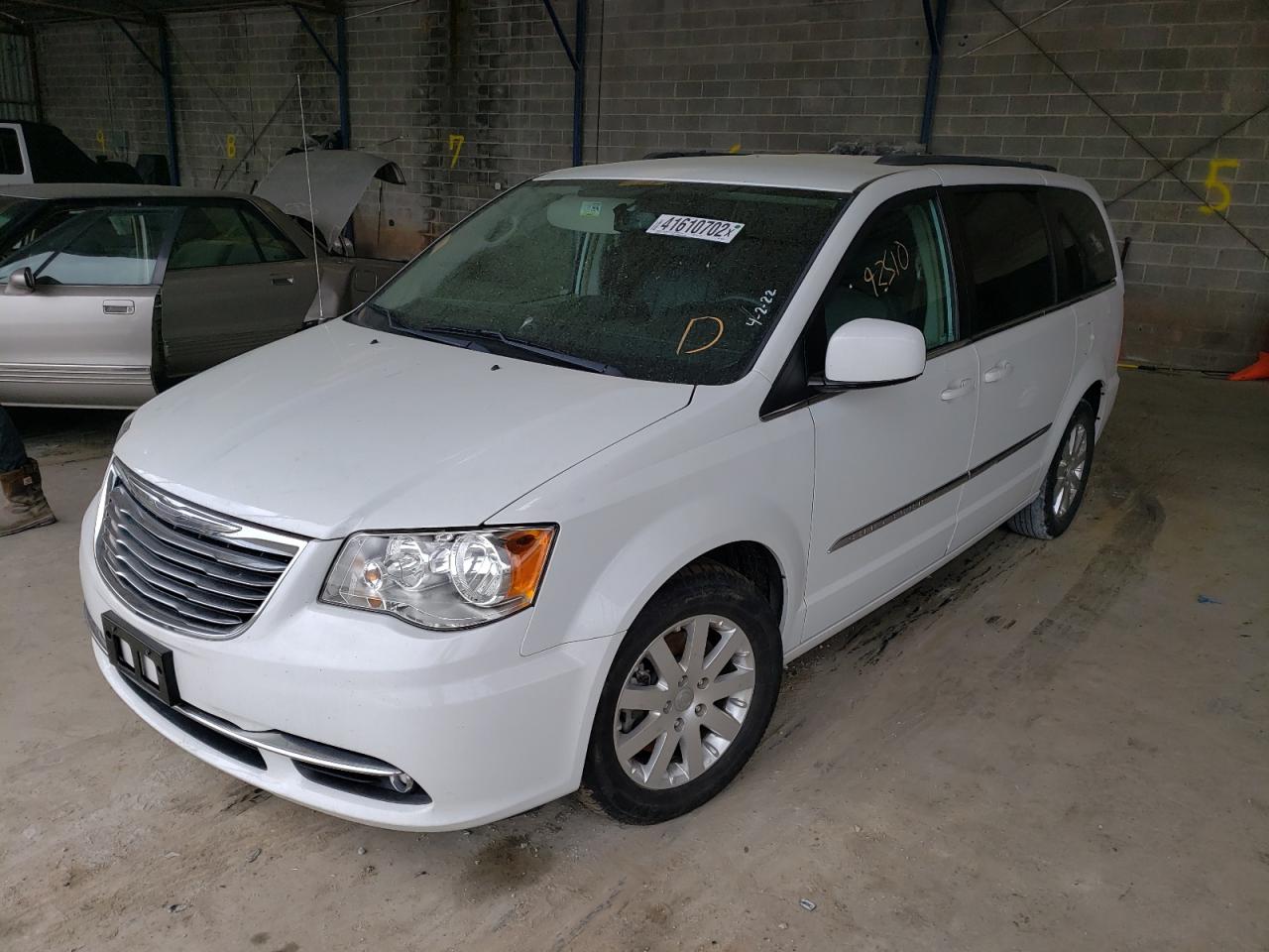 Photo 2 from auction – 2016 CHRYSLER TOWN & COU with VIN 2C4RC1BG1GR268330