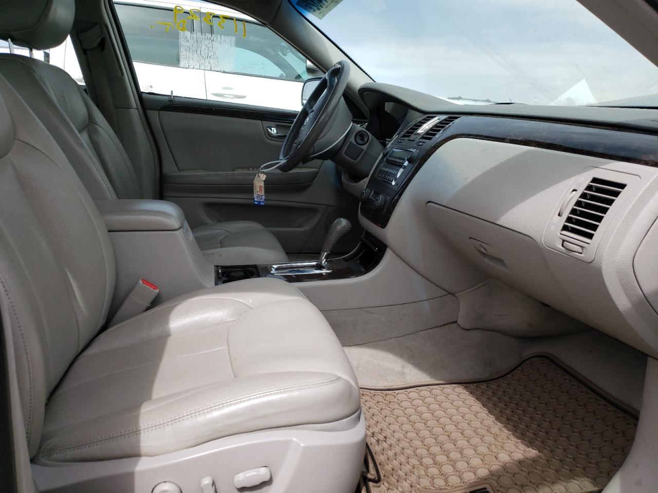 Photo 5 from auction – 2008 CADILLAC DTS with VIN 1G6KD57Y68U115344