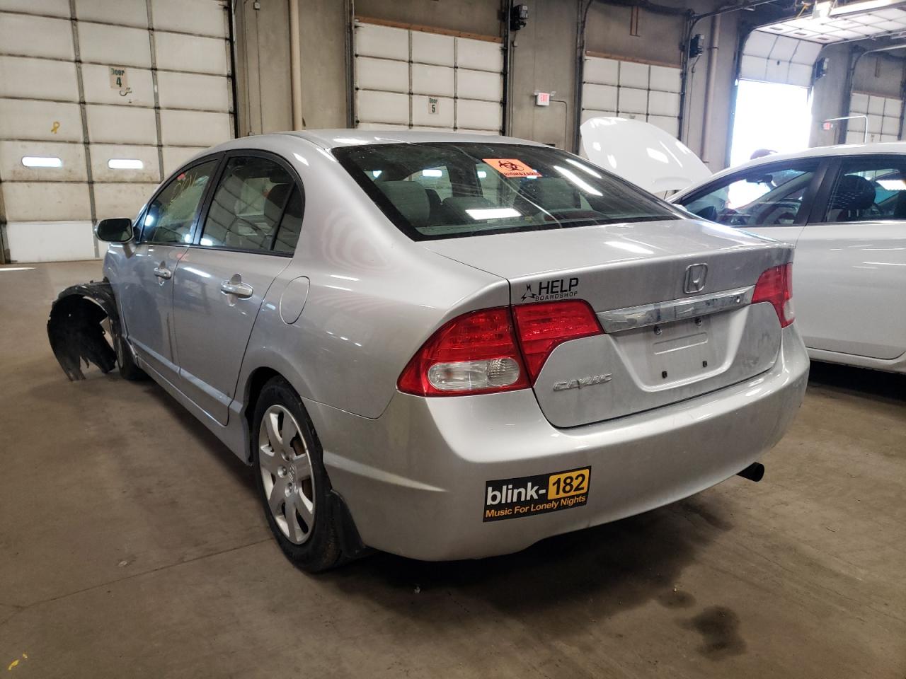 Photo 3 from auction – 2011 HONDA CIVIC LX with VIN 19XFA1F55BE040178
