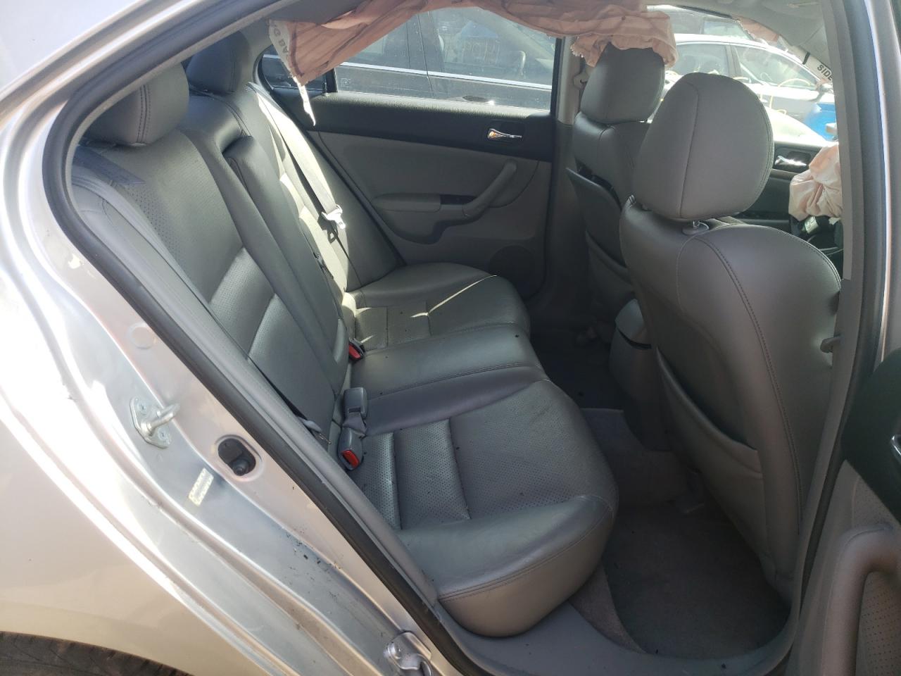 Photo 6 from auction – 2004 ACURA TSX with VIN JH4CL968X4C026761