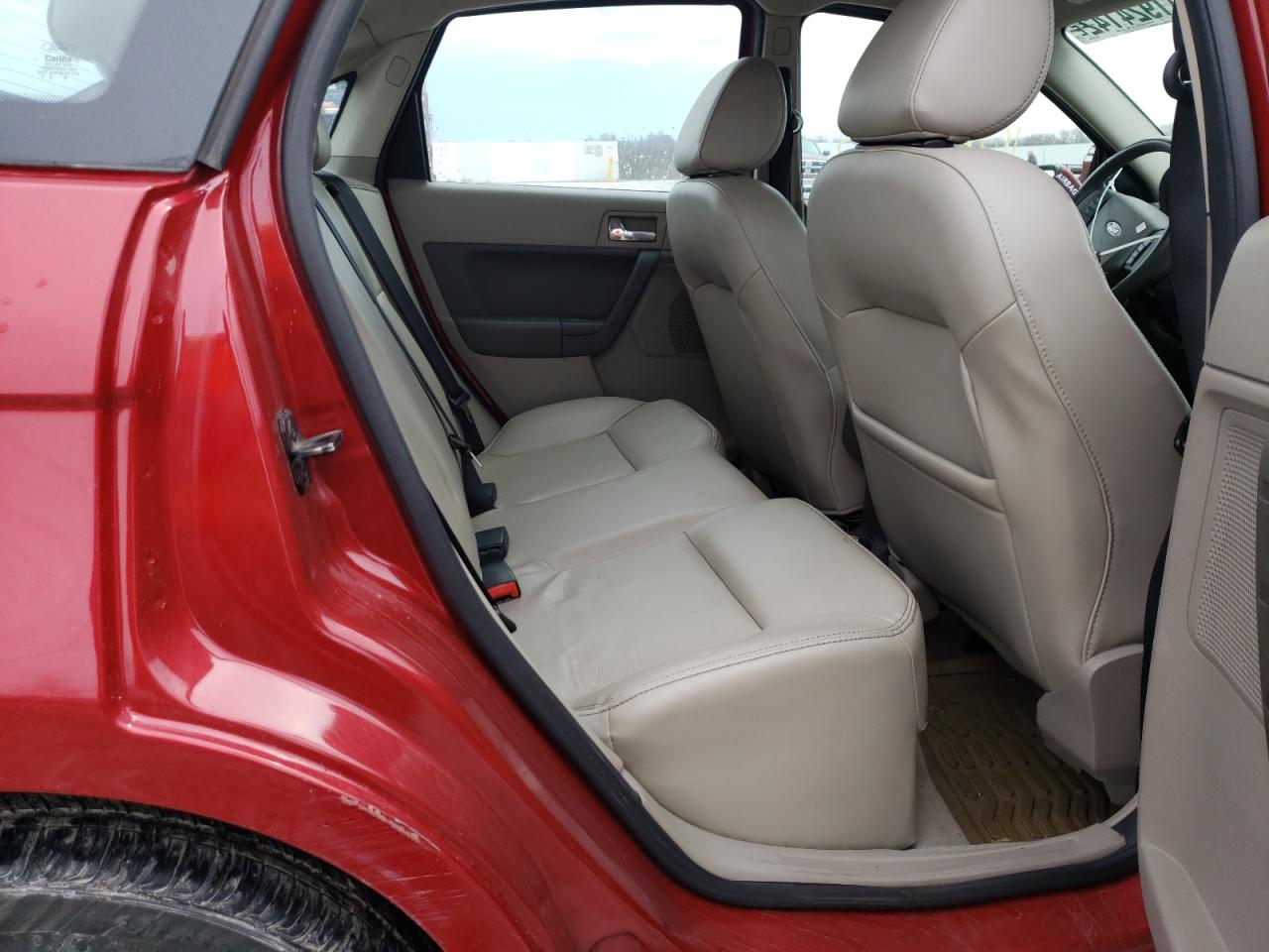 Zdjęcie 6 z aukcji – 2011 FORD FOCUS SES z VIN 1FAHP3GN2BW195459