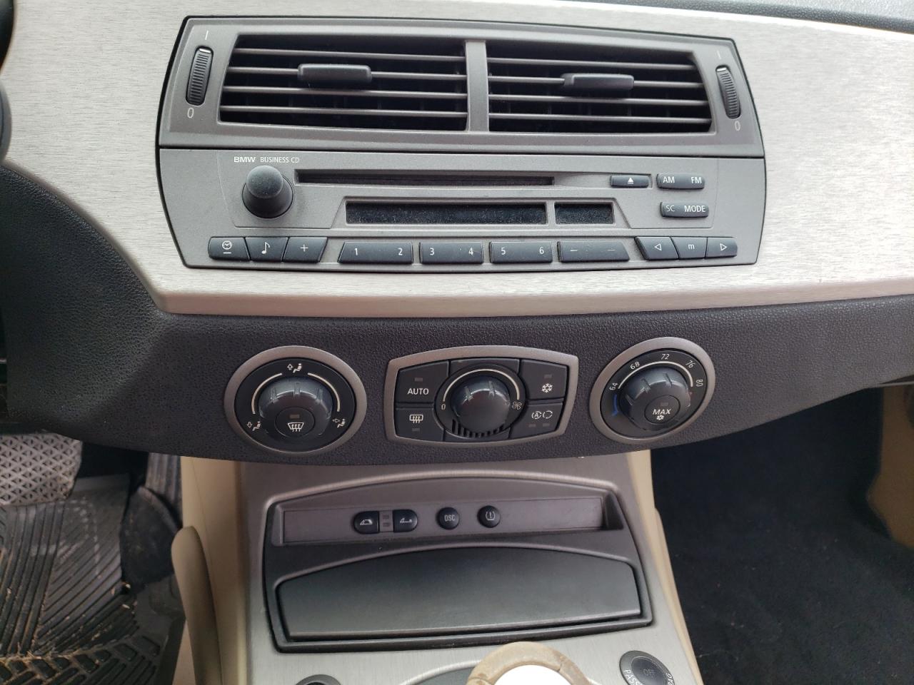 Снимка 9 от търг – 2003 BMW Z4 2.5 с VIN 4USBT33493LR65100