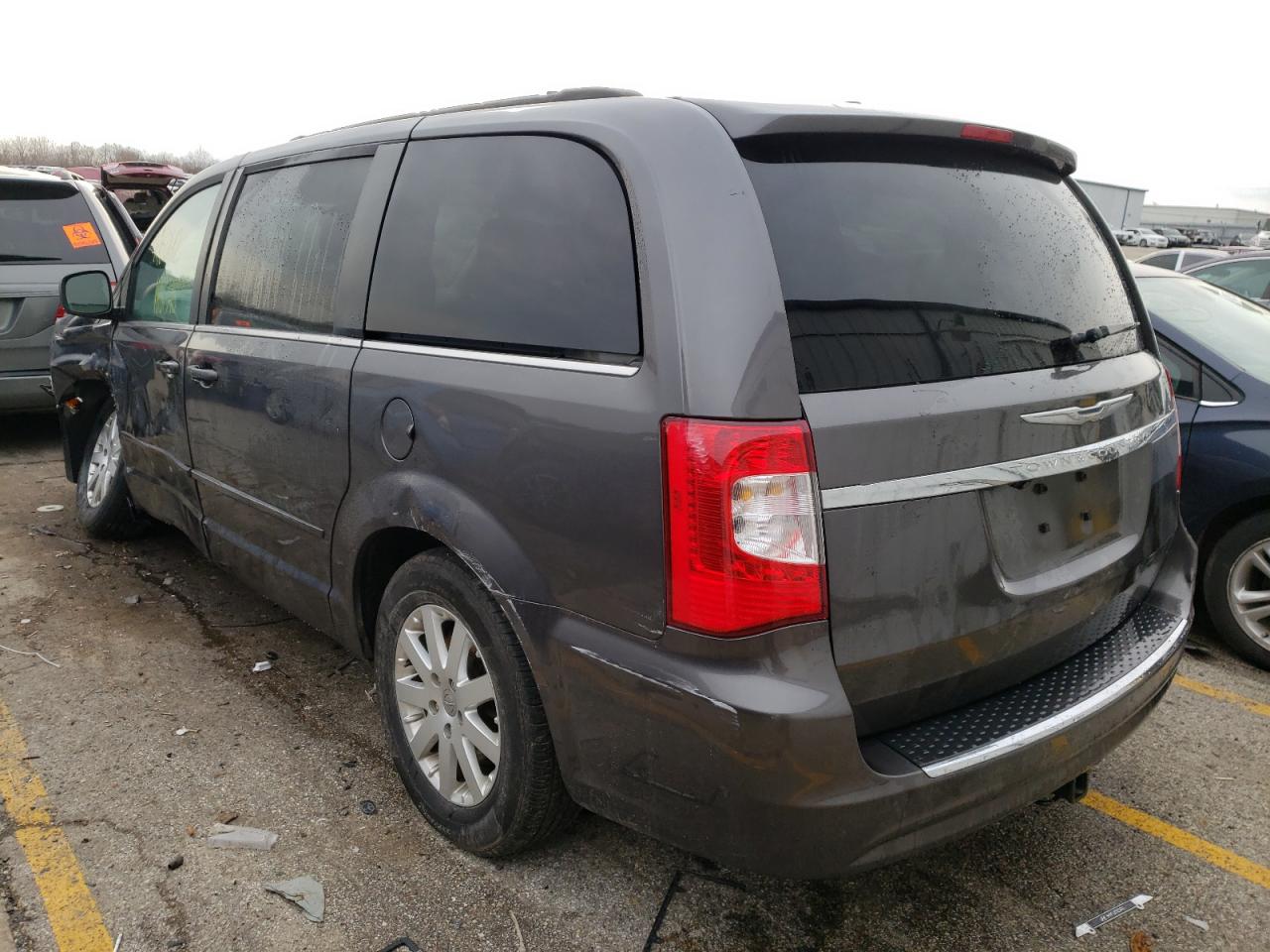 Photo 3 from auction – 2015 CHRYSLER TOWN & COU with VIN 2C4RC1AG6FR675981