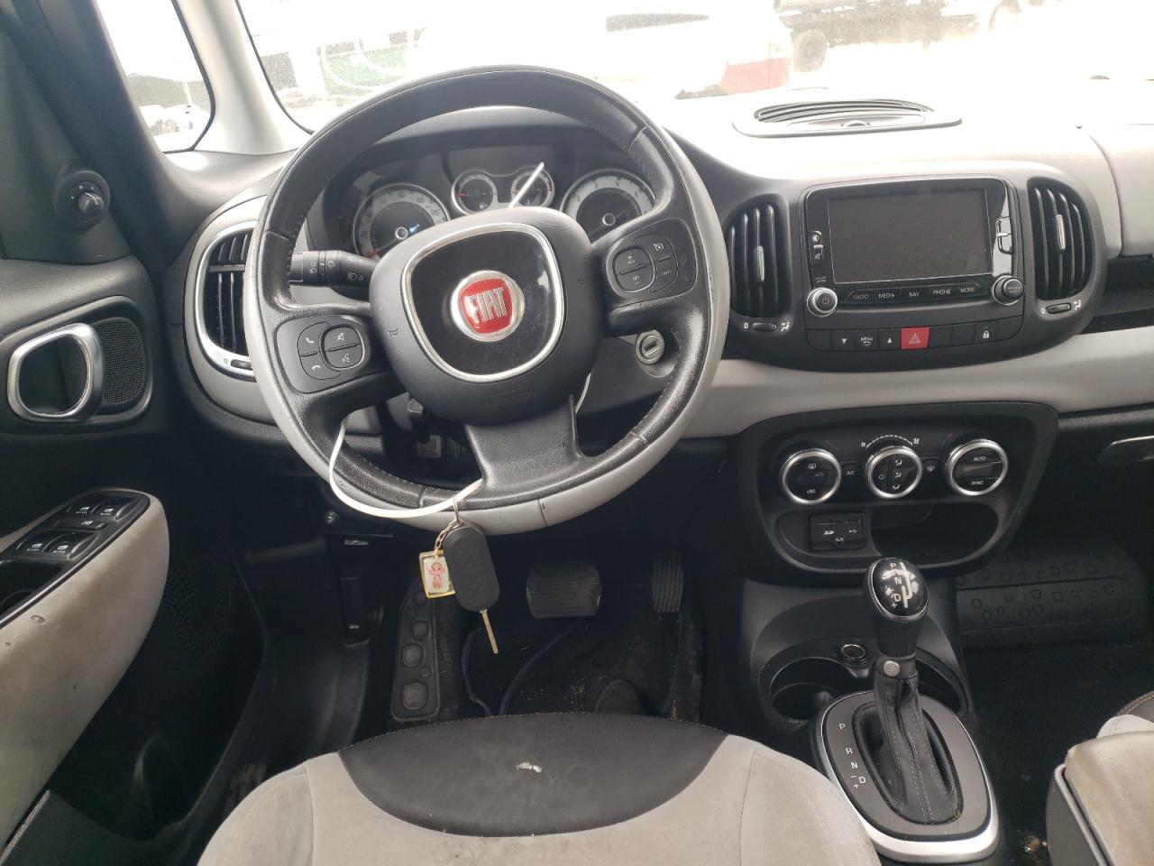 Photo 9 from auction – 2014 FIAT 500L EASY with VIN ZFBCFABH7EZ002516