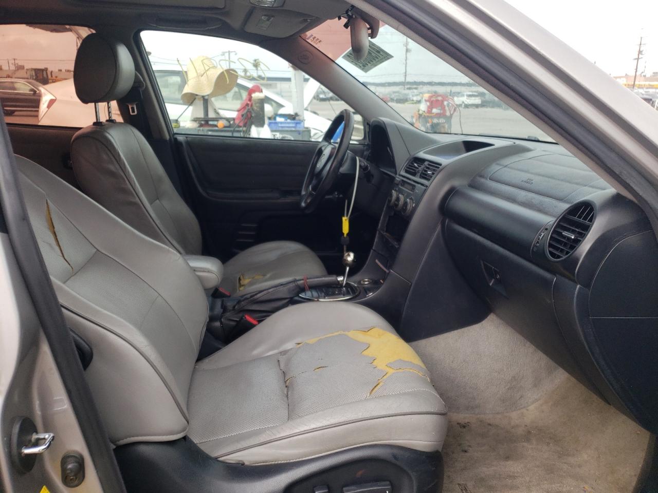 Photo 5 from auction – 2003 LEXUS IS 300 with VIN JTHBD192330079738