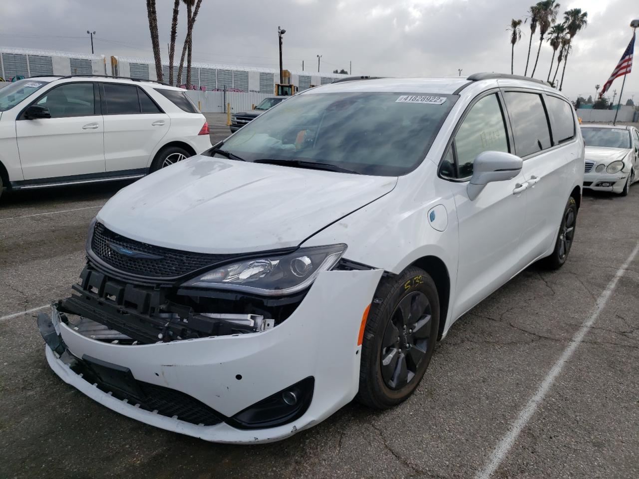 Photo 2 from auction – 2020 CHRYSLER PACIFICA H with VIN 2C4RC1N75LR135172
