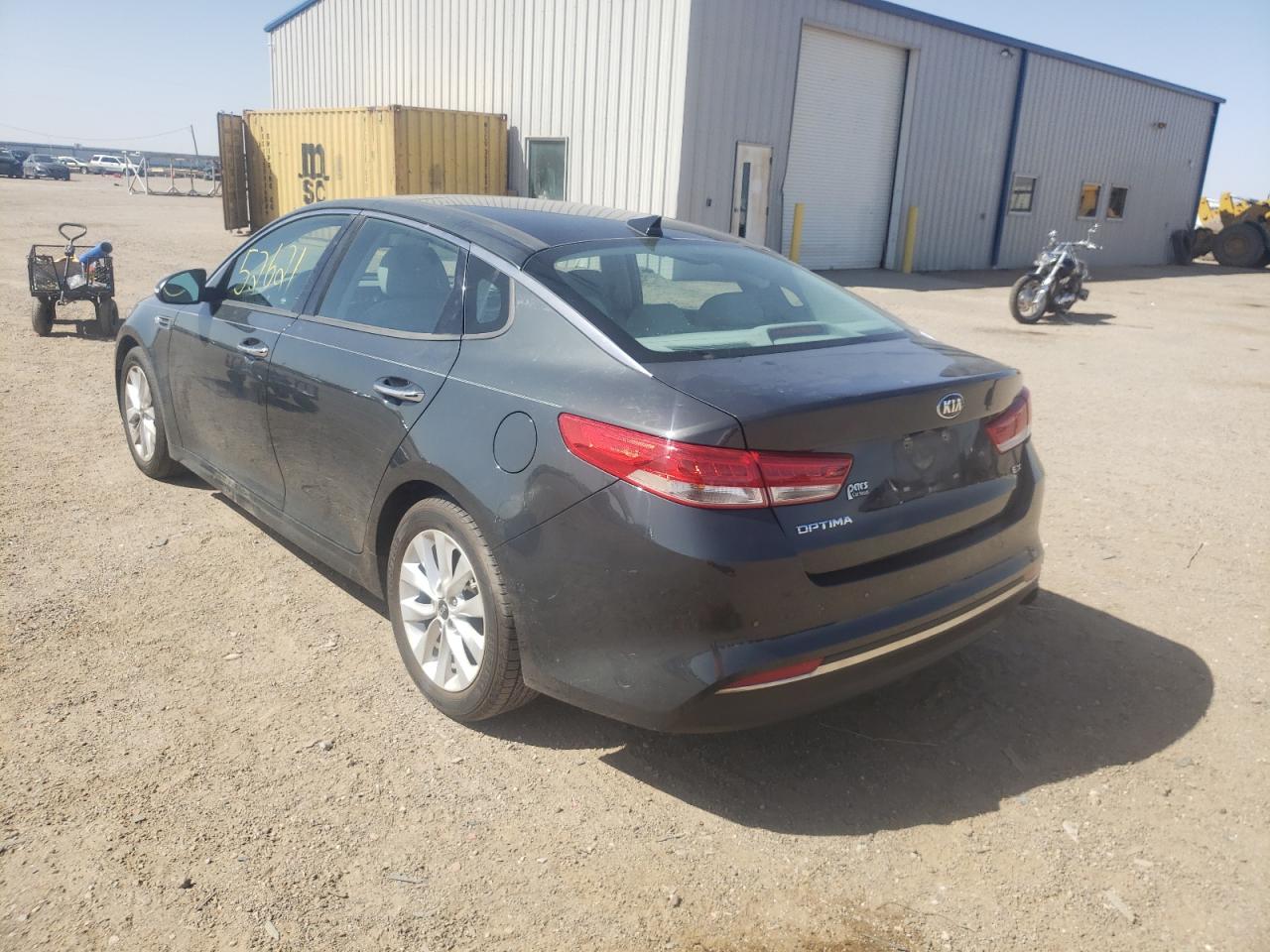 Photo 3 from auction – 2016 KIA OPTIMA EX with VIN 5XXGU4L35GG008118