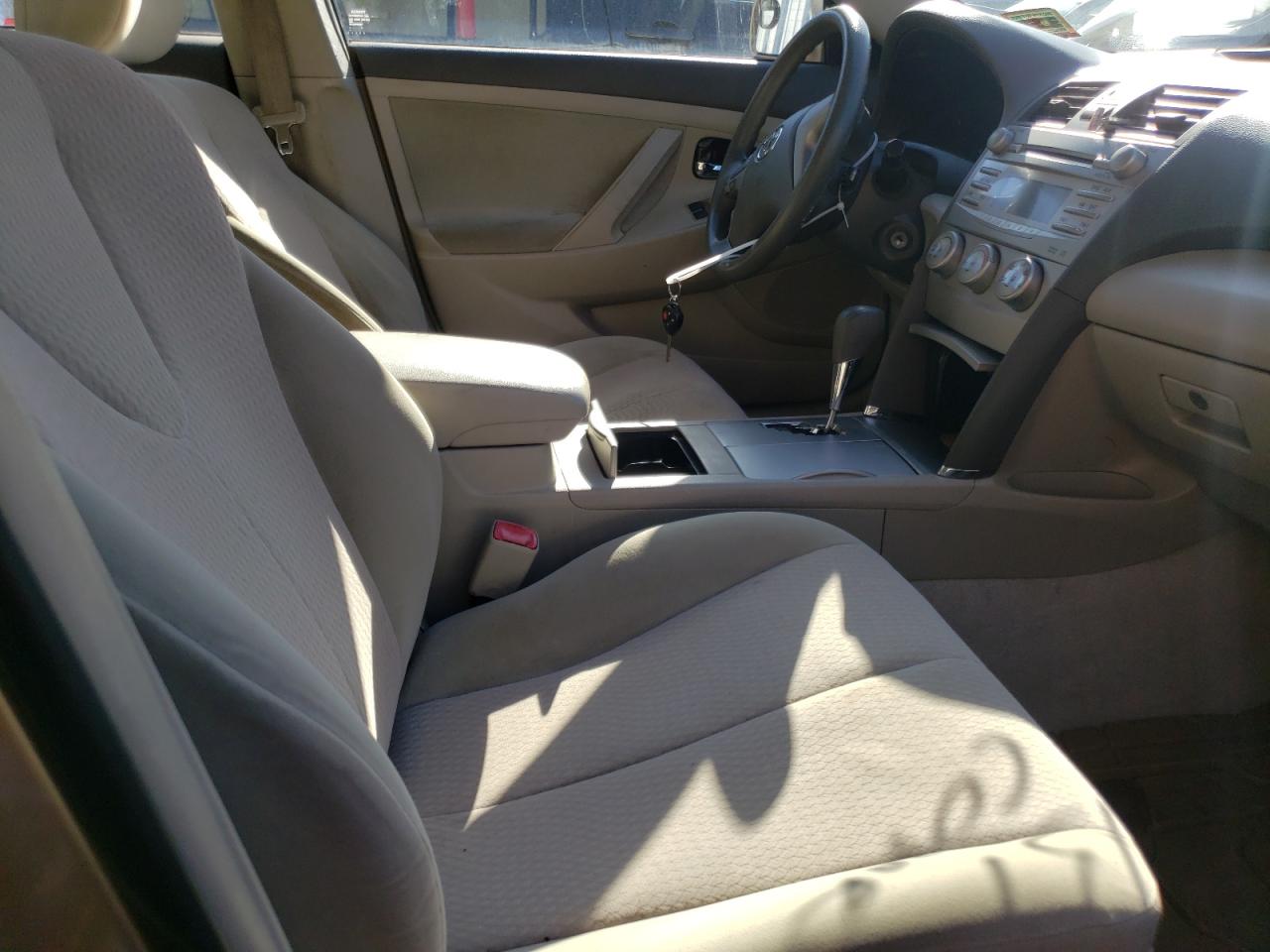 Photo 5 from auction – 2010 TOYOTA CAMRY BASE with VIN 4T1BF3EKXAU047478