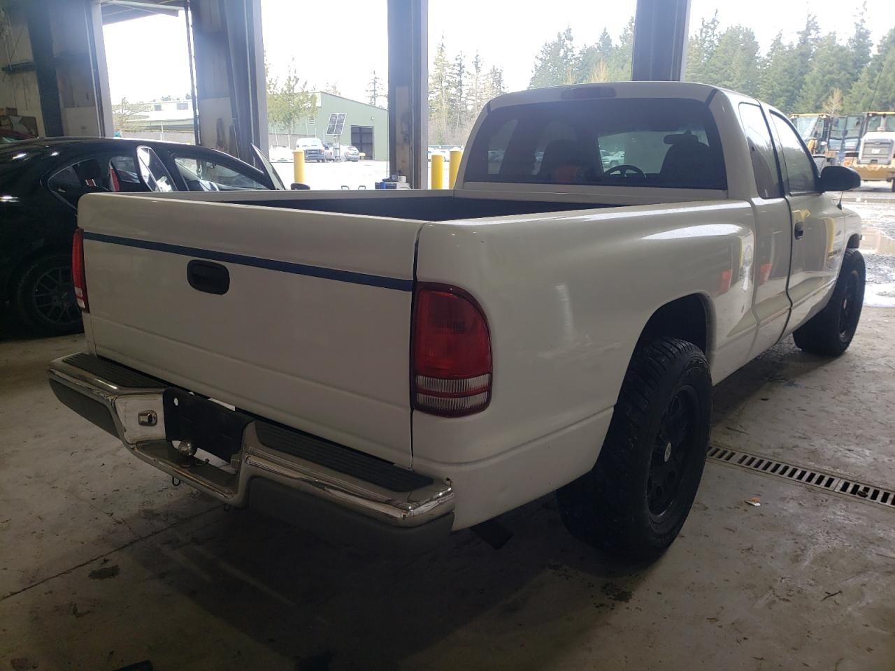 Photo 4 from auction – 2000 DODGE DAKOTA with VIN 1B7GL22N2YS575338