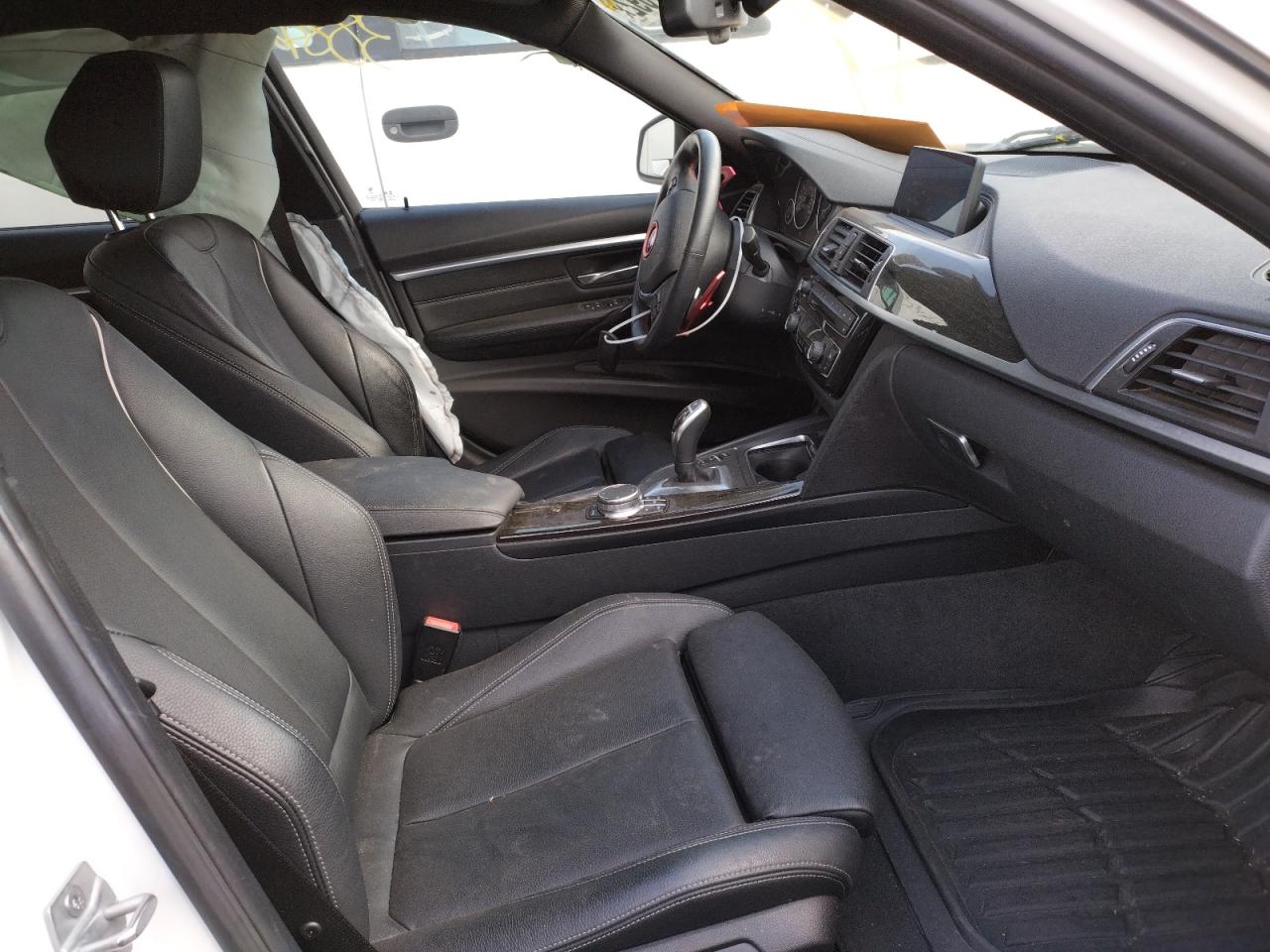 Photo 5 from auction – 2018 BMW 330 I with VIN WBA8B9G54JNV00229