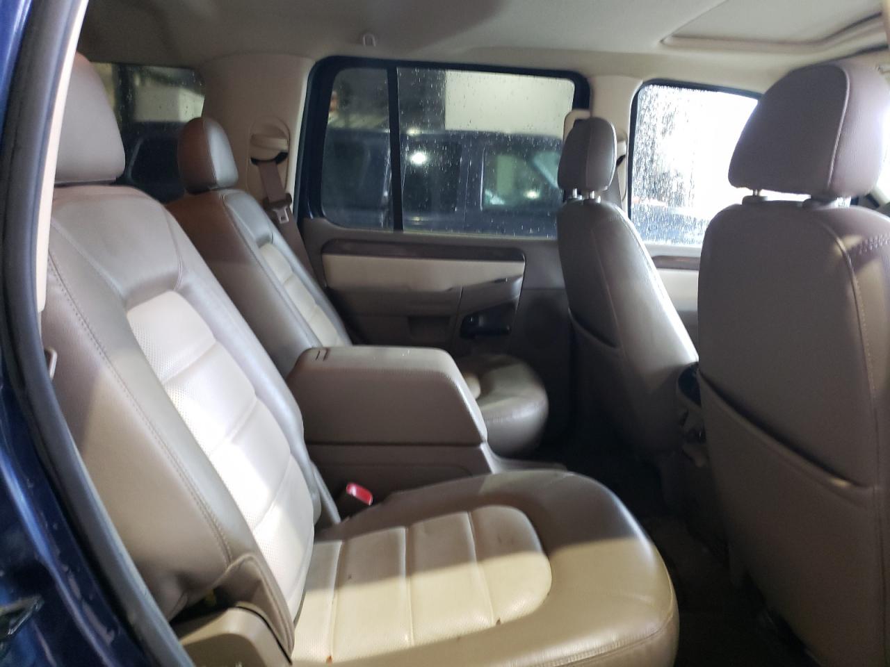 Photo 6 from auction – 2004 FORD EXPLORER E with VIN 1FMZU74K64UA30307
