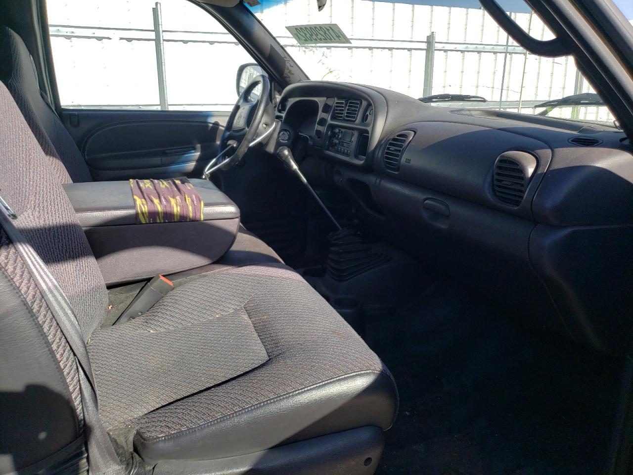 Photo 5 from auction – 2001 DODGE RAM 1500 with VIN 3B7HC13Y01G772772