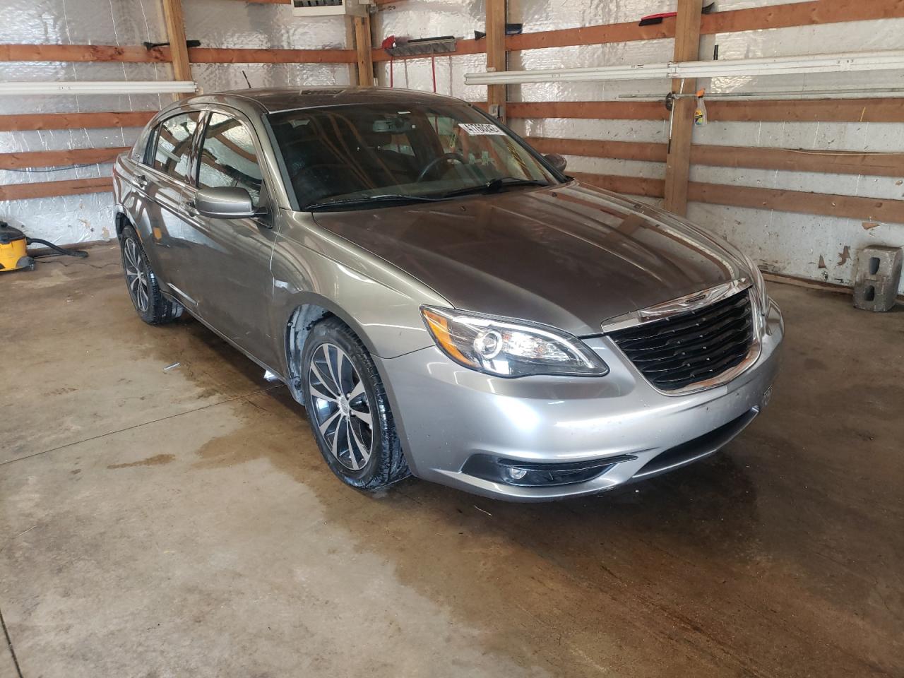 CHRYSLER 200 TOURIN 2013 with VIN 1C3CCBBG1DN723413 - Photo from auction
