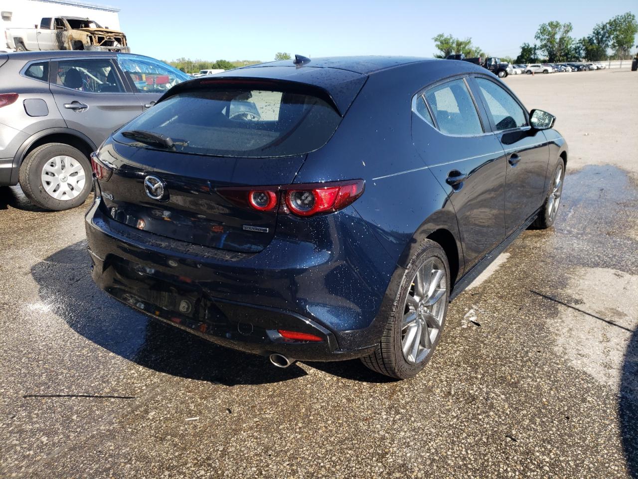Photo 4 from auction – 2019 MAZDA 3 PREFERRE with VIN JM1BPAMM6K1136525