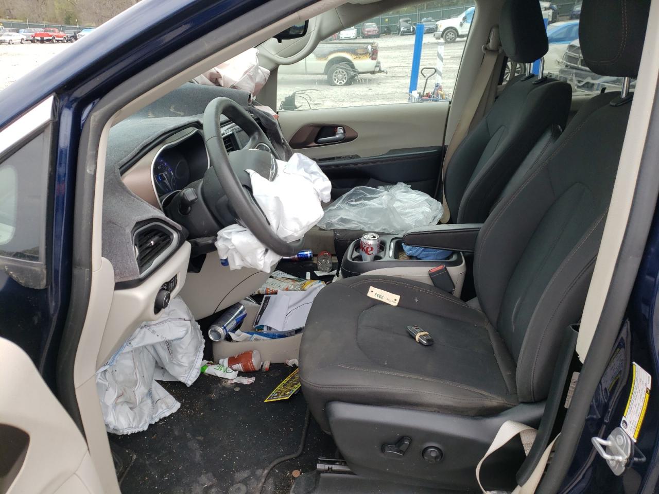 Photo 5 from auction – 2018 CHRYSLER PACIFICA T with VIN 2C4RC1FG0JR126486