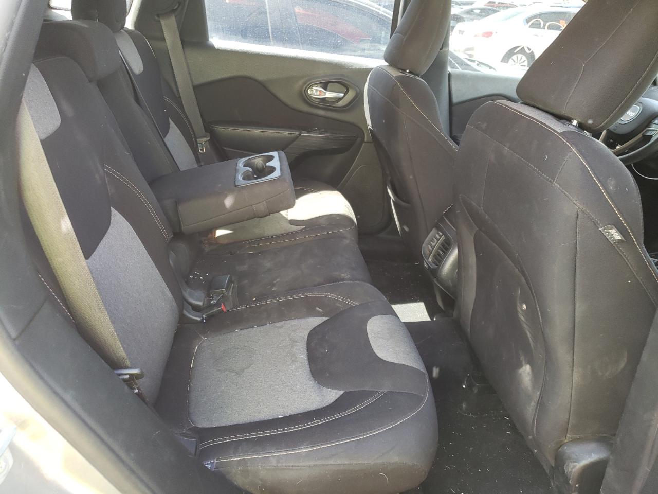 Photo 6 from auction – 2016 JEEP CHEROKEE S with VIN 1C4PJMAS3GW372037