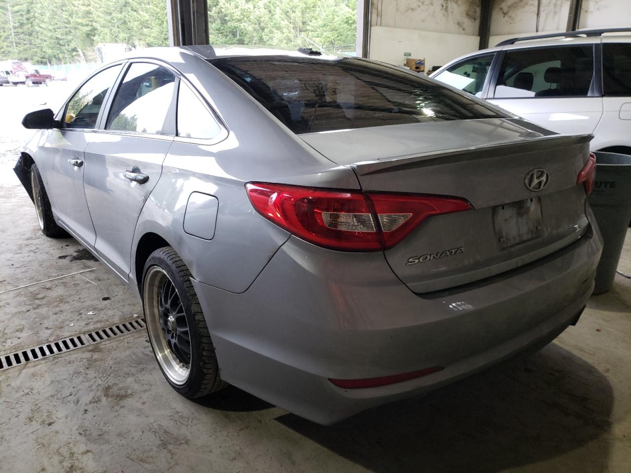 Photo 3 from auction – 2016 HYUNDAI SONATA SE with VIN 5NPE24AF6GH324383