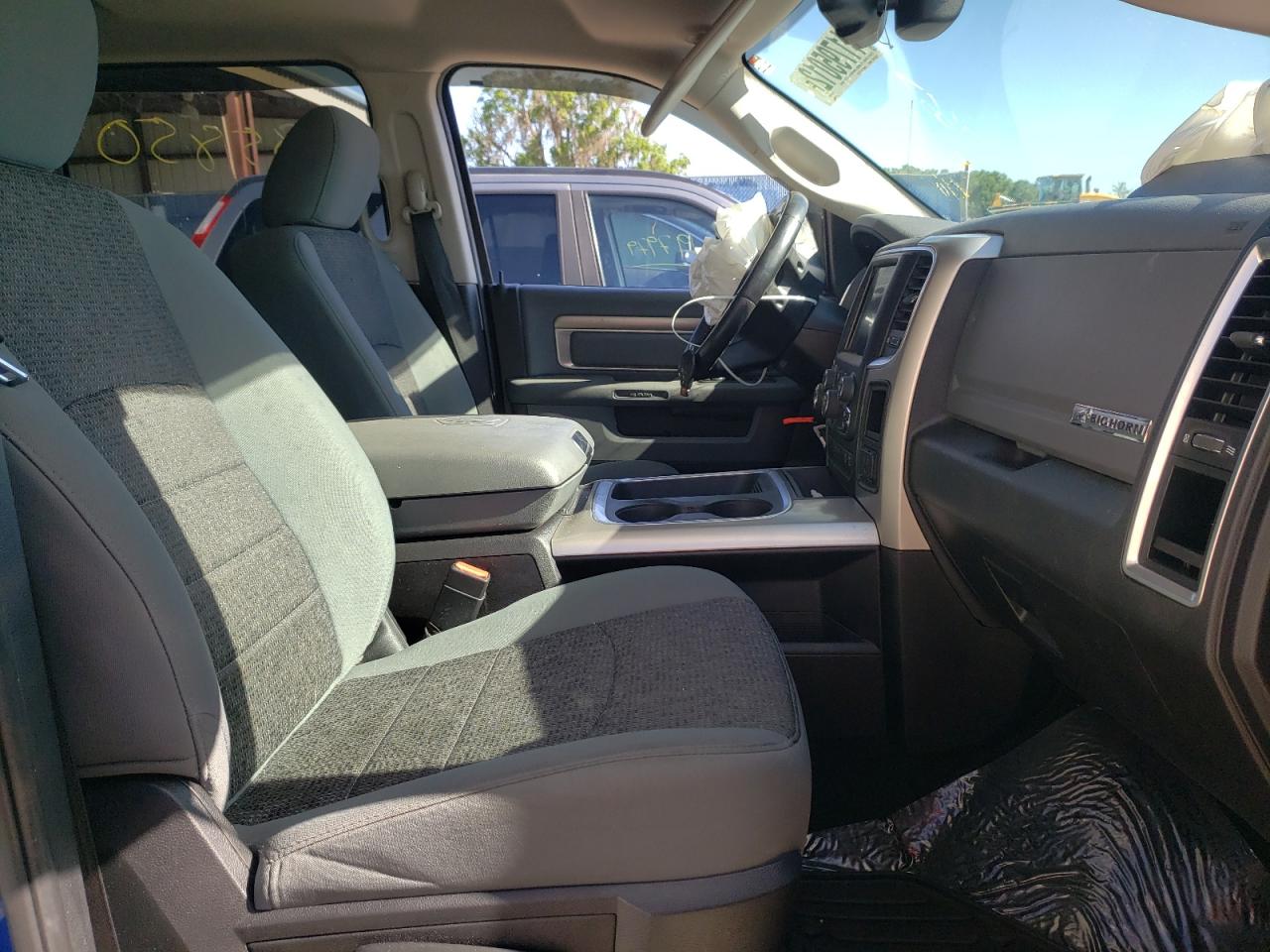 Photo 5 from auction – 2016 RAM 1500 SLT with VIN 1C6RR6TT0GS319667