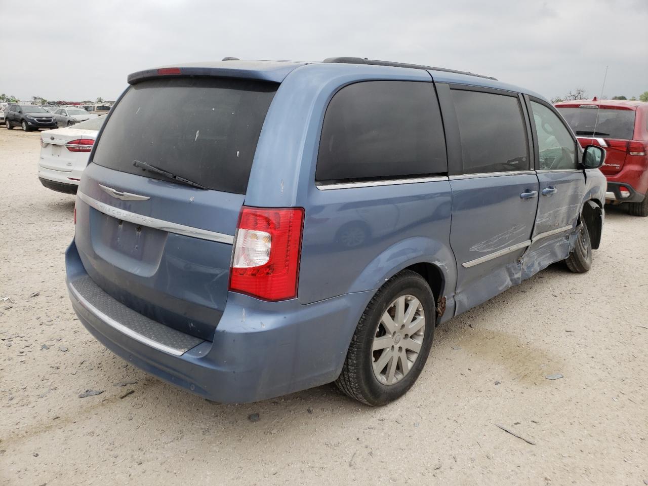 Photo 4 from auction – 2011 CHRYSLER TOWN & COU with VIN 2A4RR8DG8BR759419
