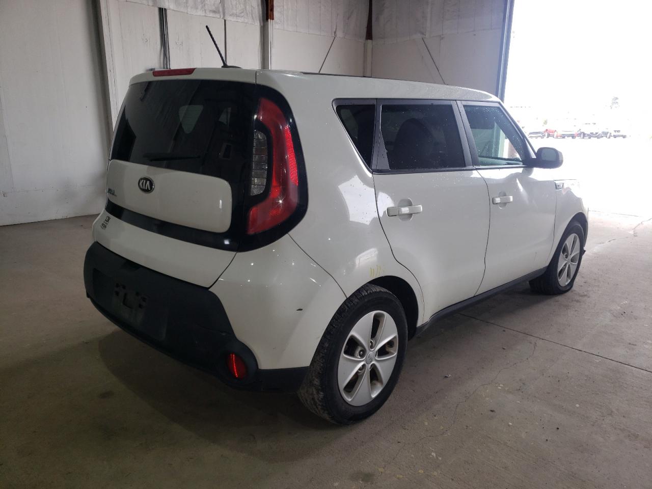 Photo 4 from auction – 2016 KIA SOUL with VIN KNDJN2A22G7836749