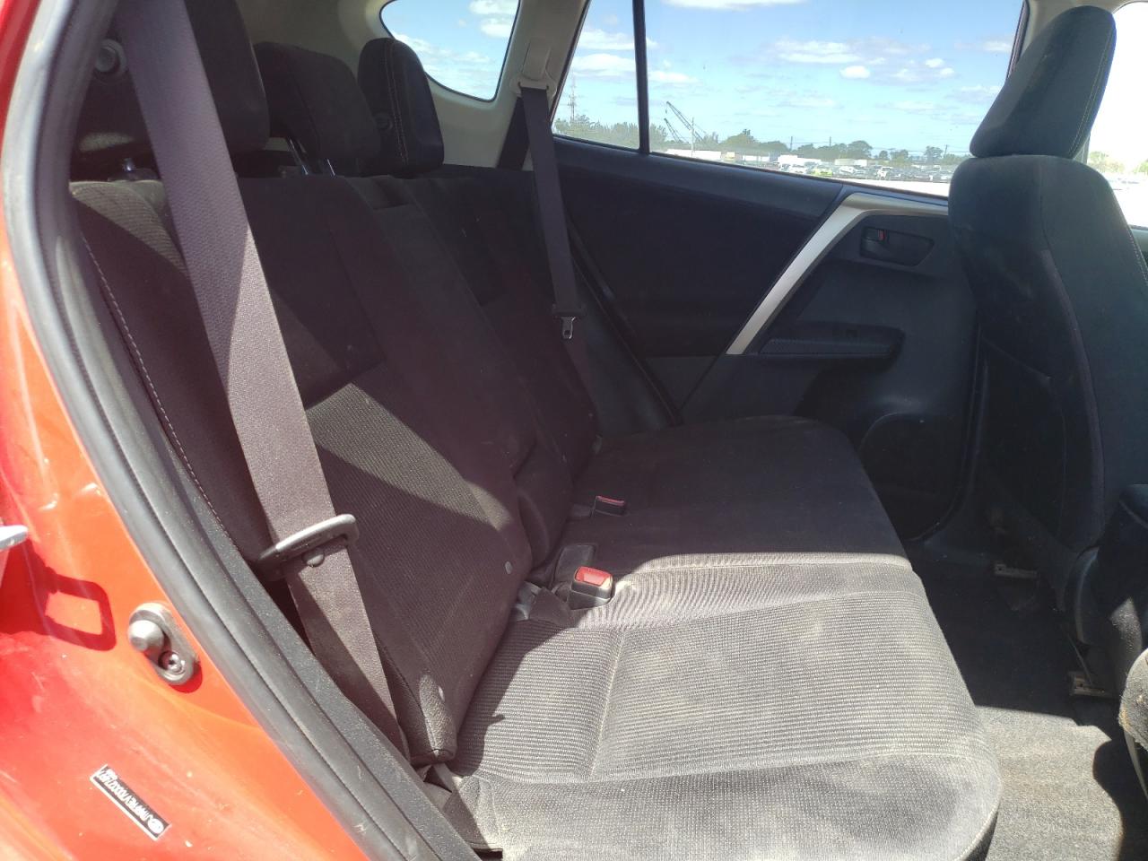 Photo 6 from auction – 2013 TOYOTA RAV4 XLE with VIN JTMRFREV7DD027497