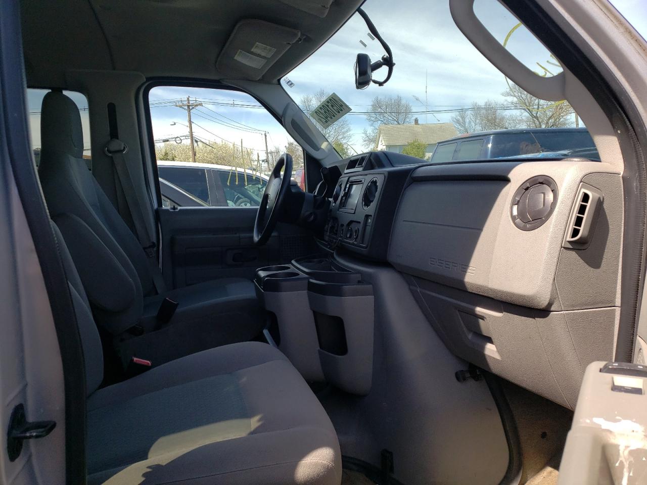 Photo 5 from auction – 2014 FORD ECONOLINE with VIN 1FBNE3BL5EDA67679