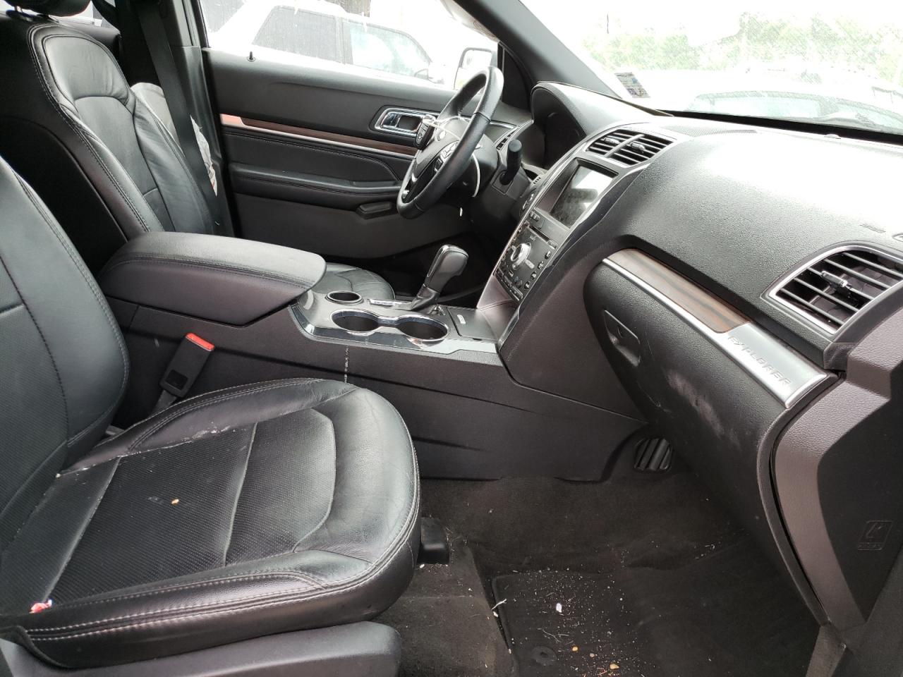 Photo 5 from auction – 2018 FORD EXPLORER L with VIN 1FM5K7F82JGA82646