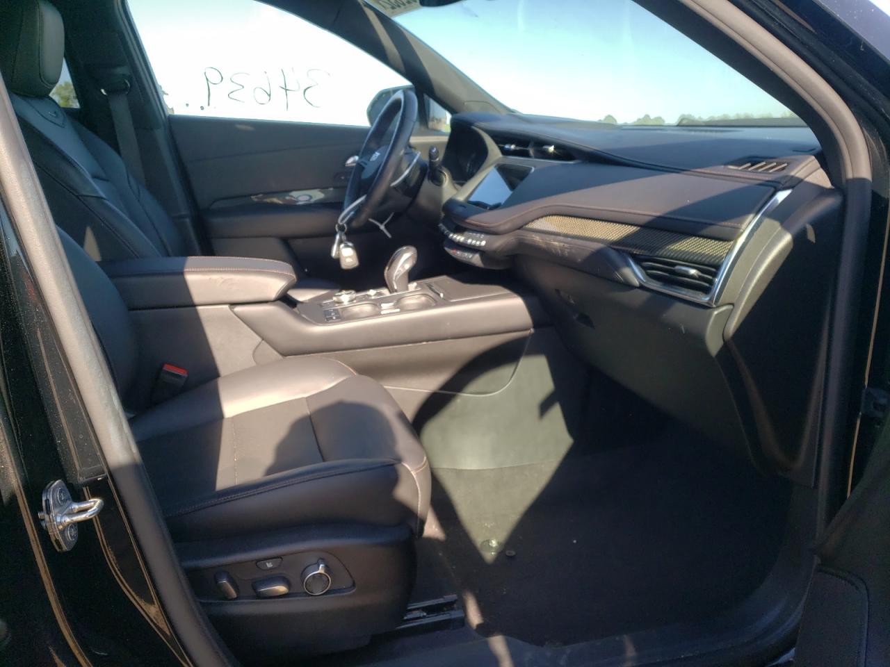 Photo 5 from auction – 2019 CADILLAC XT4 SPORT with VIN 1GYFZER40KF159596