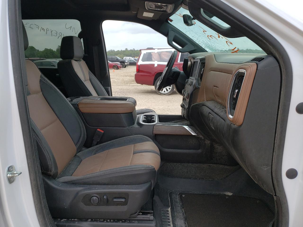 Photo 5 from auction – 2021 CHEVROLET SILVERADO with VIN 1GC4YREY9MF238557
