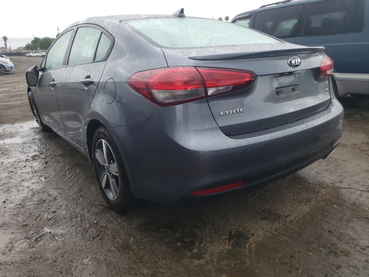 Photo 16 from auction – 2018 KIA FORTE LX with VIN 3KPFL4A71JE176553