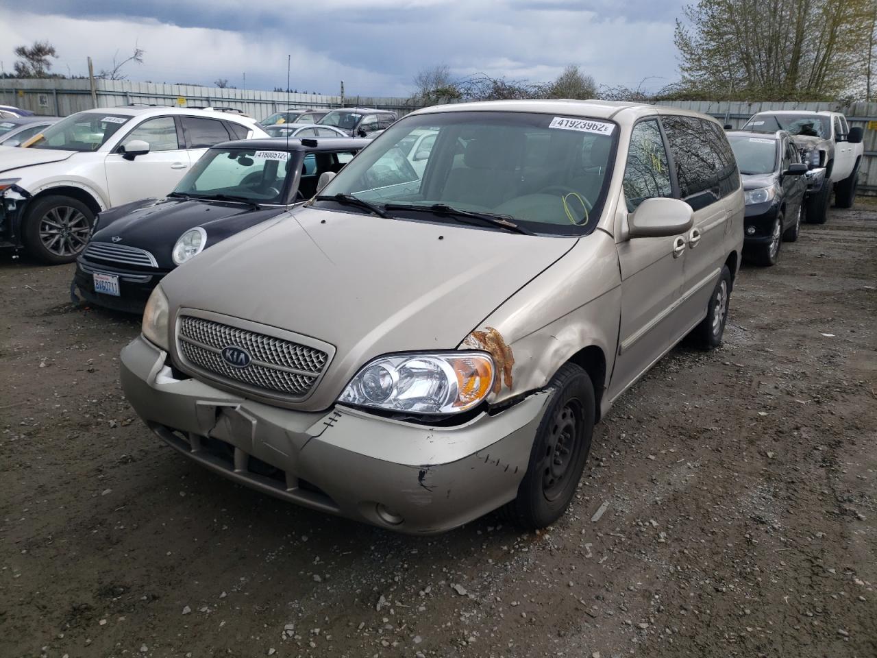 Photo 2 from auction – 2005 KIA SEDONA EX with VIN KNDUP131456635203
