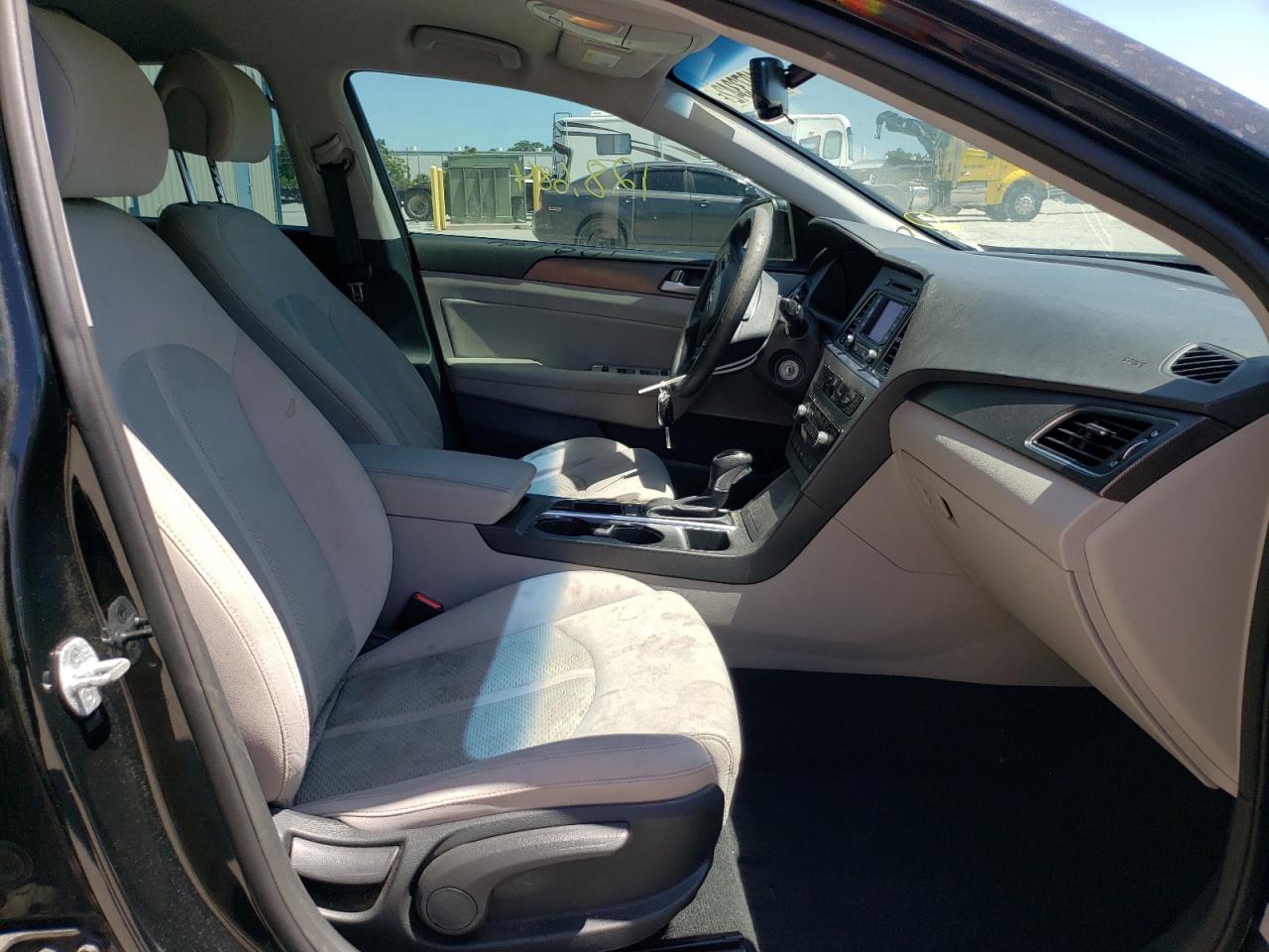 Photo 5 from auction – 2015 HYUNDAI SONATA SPO with VIN 5NPE34AF6FH028193