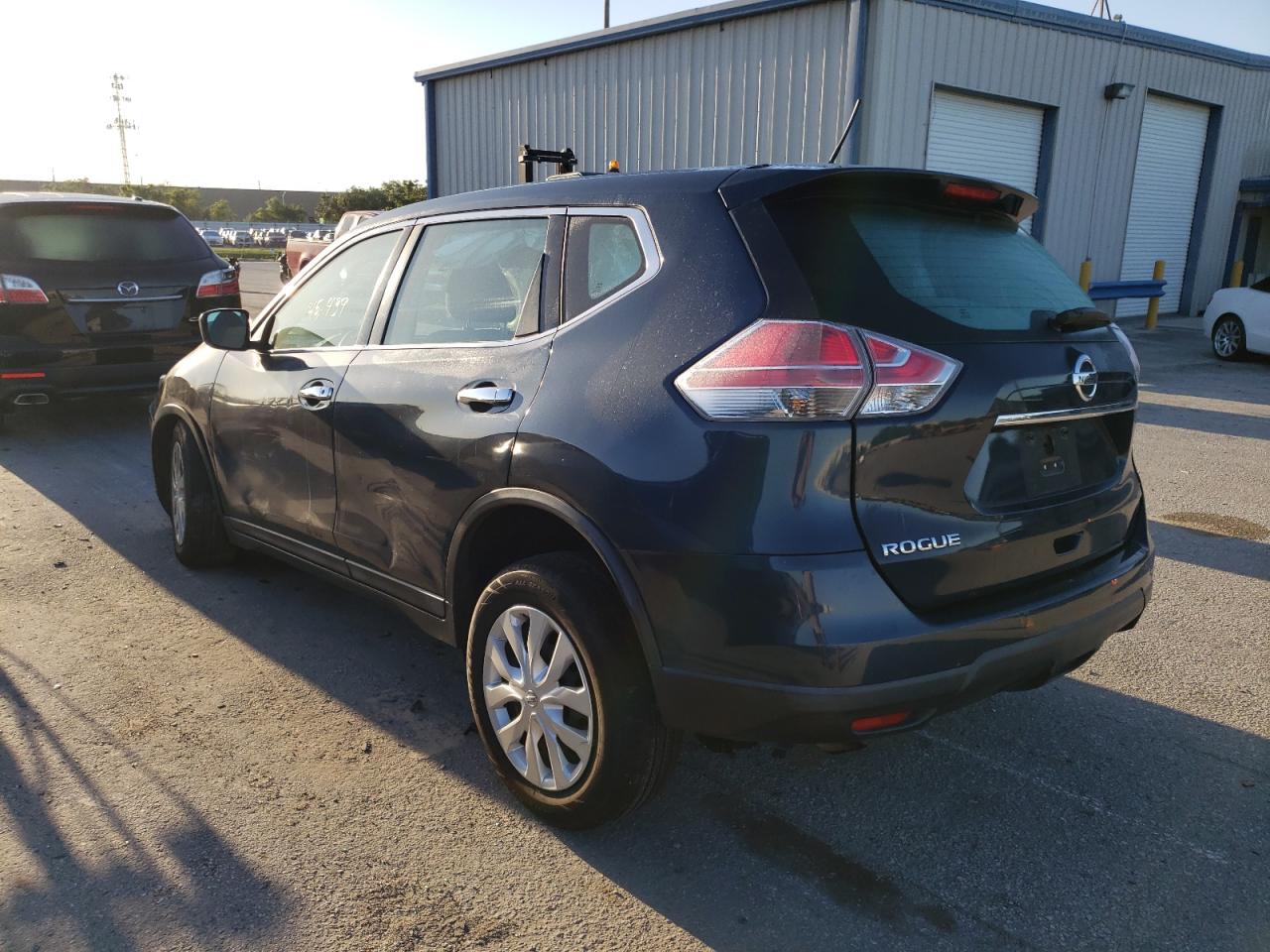 Photo 3 from auction – 2016 NISSAN ROGUE S with VIN 5N1AT2MT0GC740812