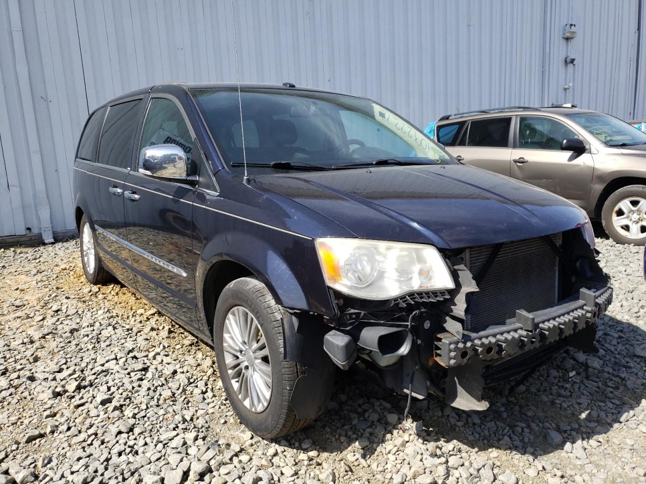 CHRYSLER TOWN & COU 2011 with VIN 2A4RR8DG6BR744868 - Photo from auction