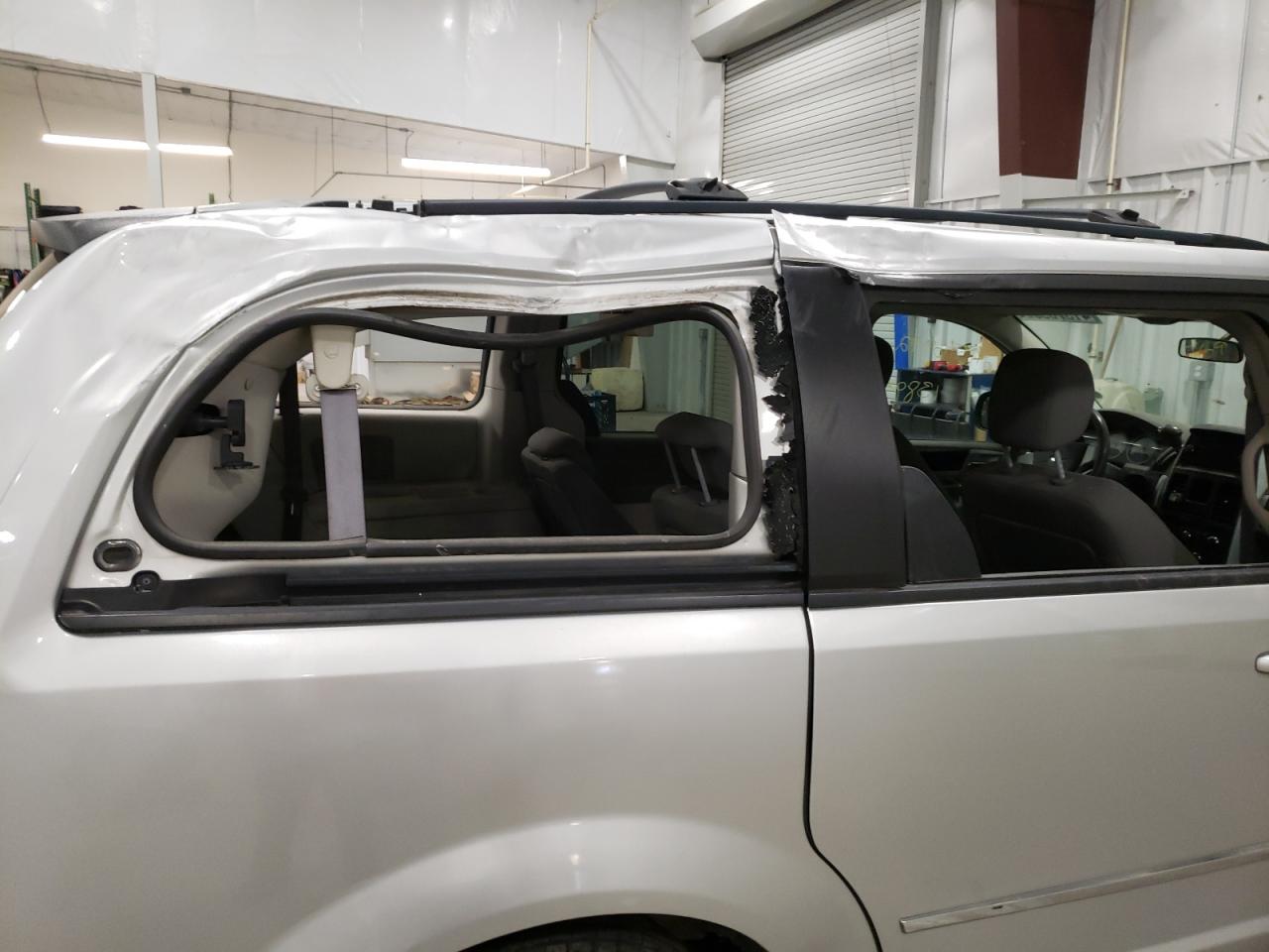Photo 10 from auction – 2010 DODGE GRAND CARA with VIN 2D4RN5D16AR180040