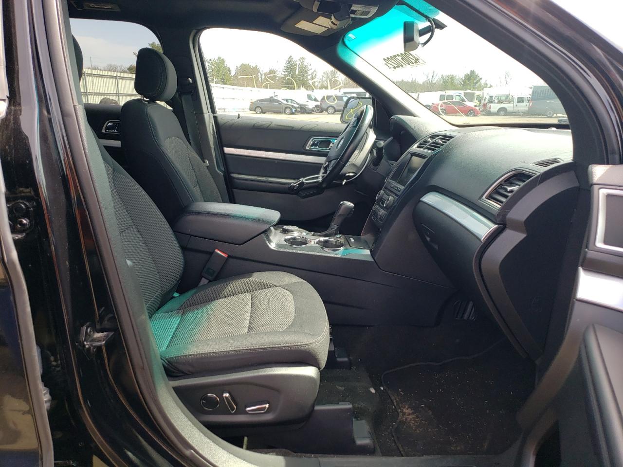 Photo 5 from auction – 2016 FORD EXPLORER X with VIN 1FM5K8D81GGD18897