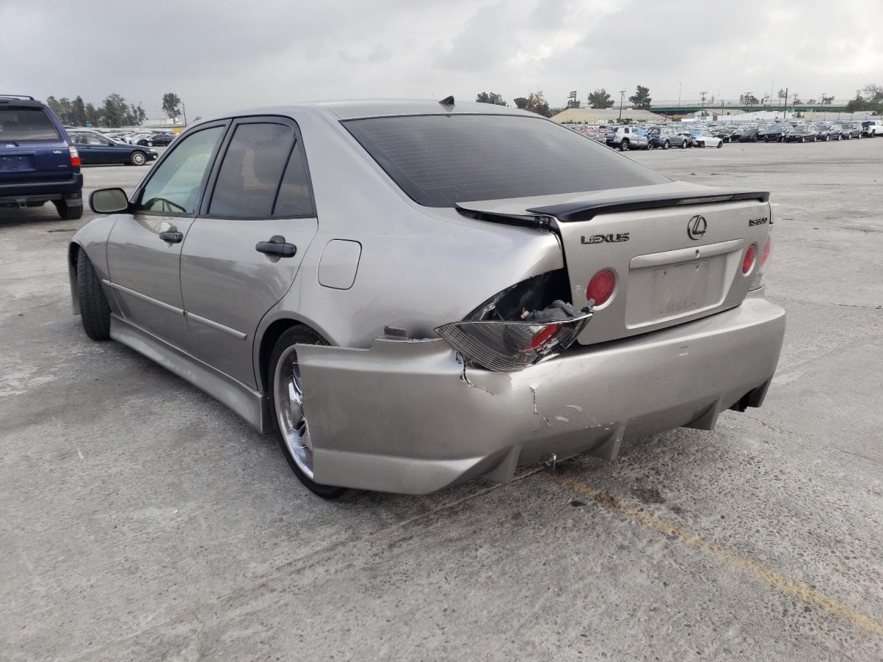 Photo 9 from auction – 2003 LEXUS IS 300 with VIN JTHBD192330079738
