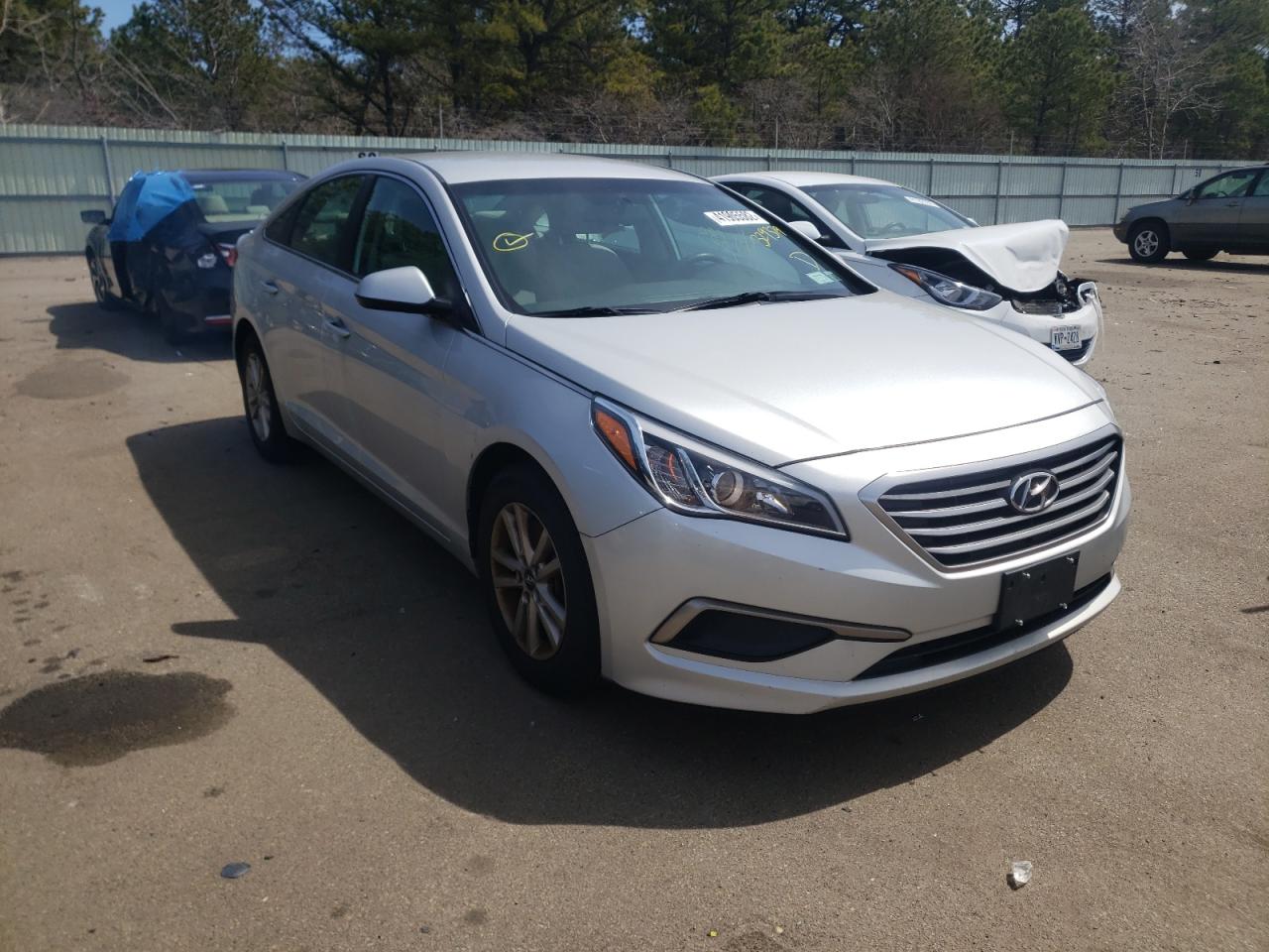 HYUNDAI SONATA SE 2016 with VIN 5NPE24AF7GH329379 - Photo from auction