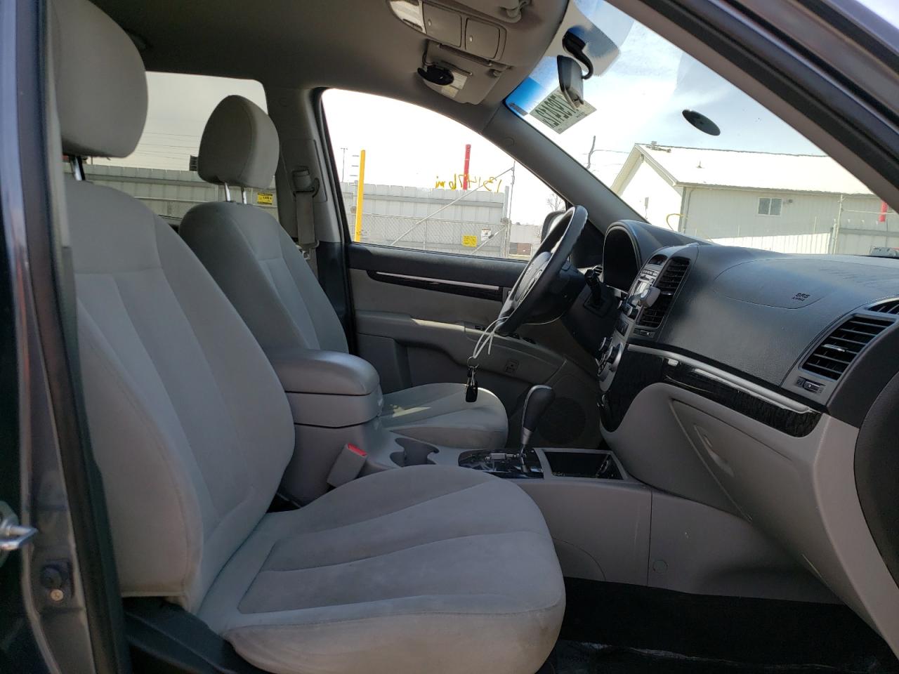 Photo 5 from auction – 2009 HYUNDAI SANTA FE G with VIN 5NMSG13D59H251537