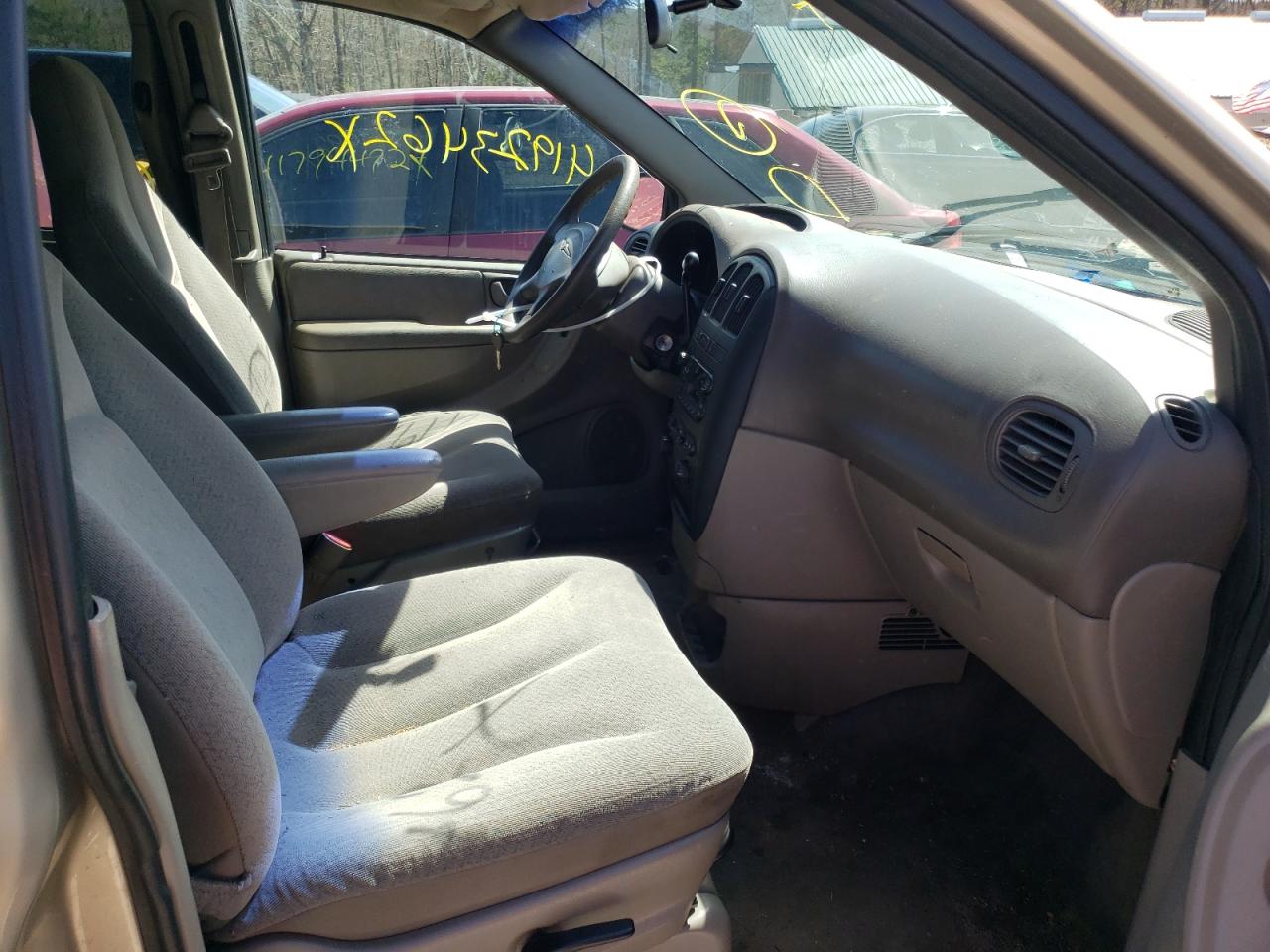 Photo 5 from auction – 2002 CHRYSLER VOYAGER LX with VIN 1C4GJ45322B719229