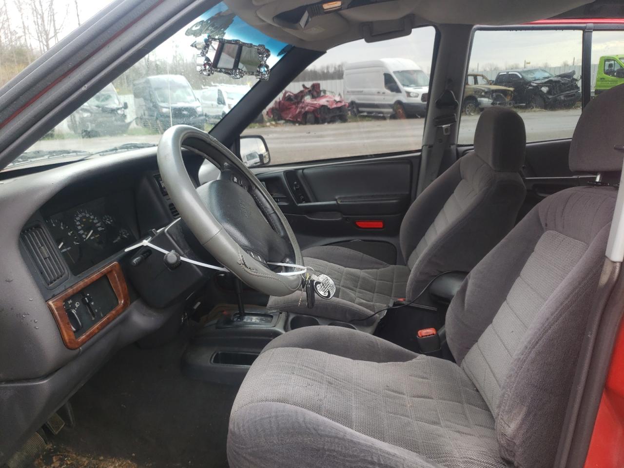 Photo 5 from auction – 1998 JEEP CHEROKEE with VIN 1J4FX58S8WC340040