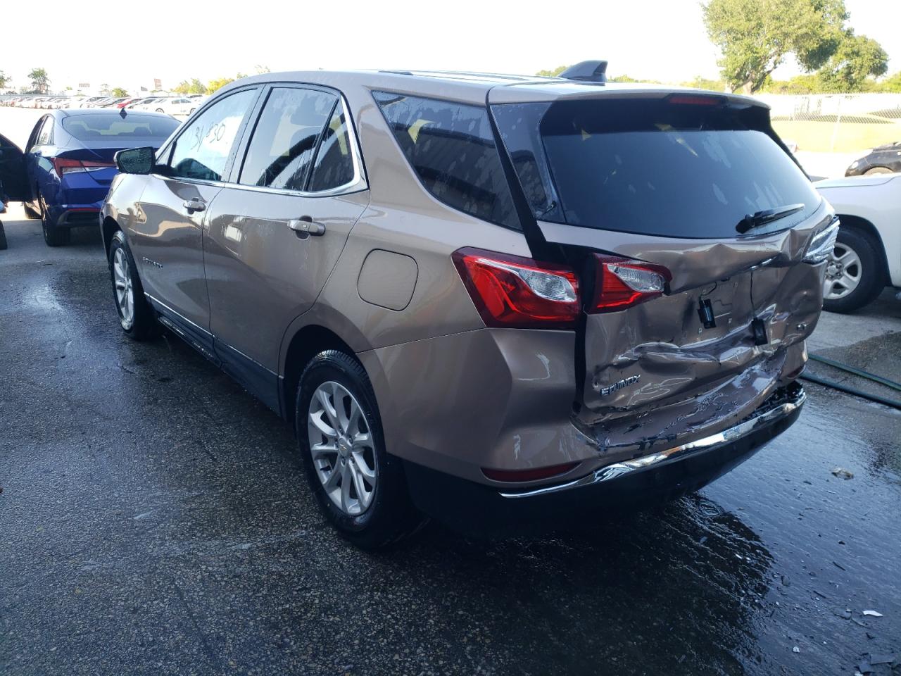 Photo 3 from auction – 2018 CHEVROLET EQUINOX LT with VIN 2GNAXJEV1J6322947